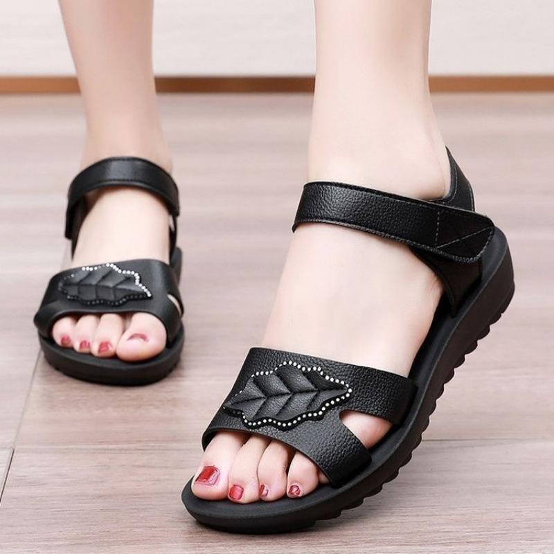 Sandals women's summer 2025 new versatile soft-soled fashion casual beach shoes Velcro soft leather flat-soled women's sandals