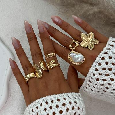 7Pcs Retro Punk Irregular Rings Set for Wome Metal Flower Multi-Layer Hollow Baroque Pearl Resign Ring Jewelry Accessories Gift