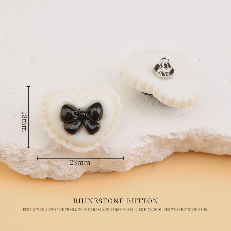 5pcs Black And White Children'S Buttons Baby Clothes Cute Cartoon Resin Love Buttons Sweater Cardigan Jacket Decorative Buttons