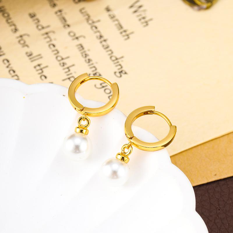 

Elegant French Pearl Ear Cuffs - Light Luxury, Simple, and Fashionable Design