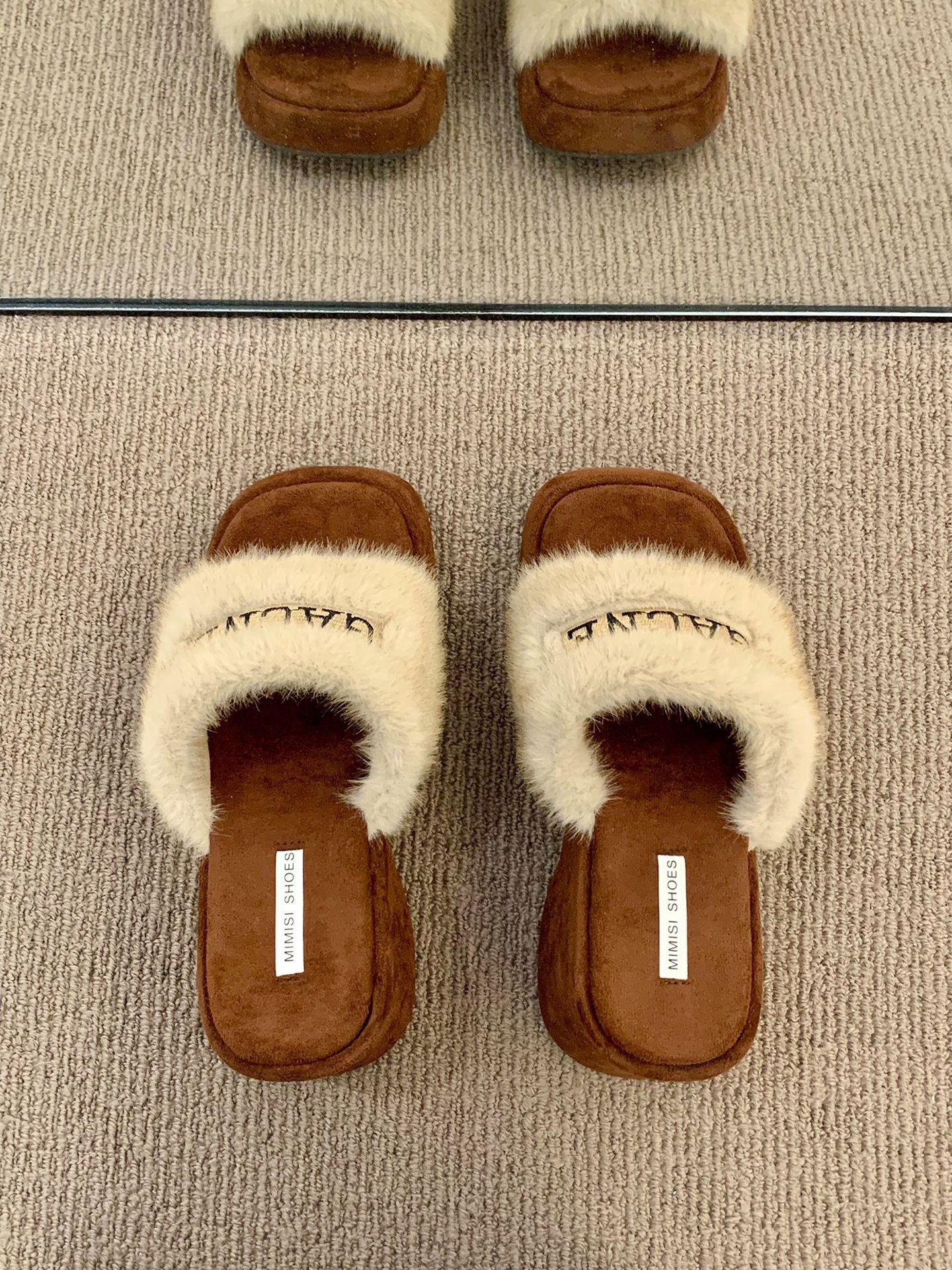 

Sheepskin version~ 2025 new retro style square head slope heel with fluffy slippers women wear versatile cool slippers 40