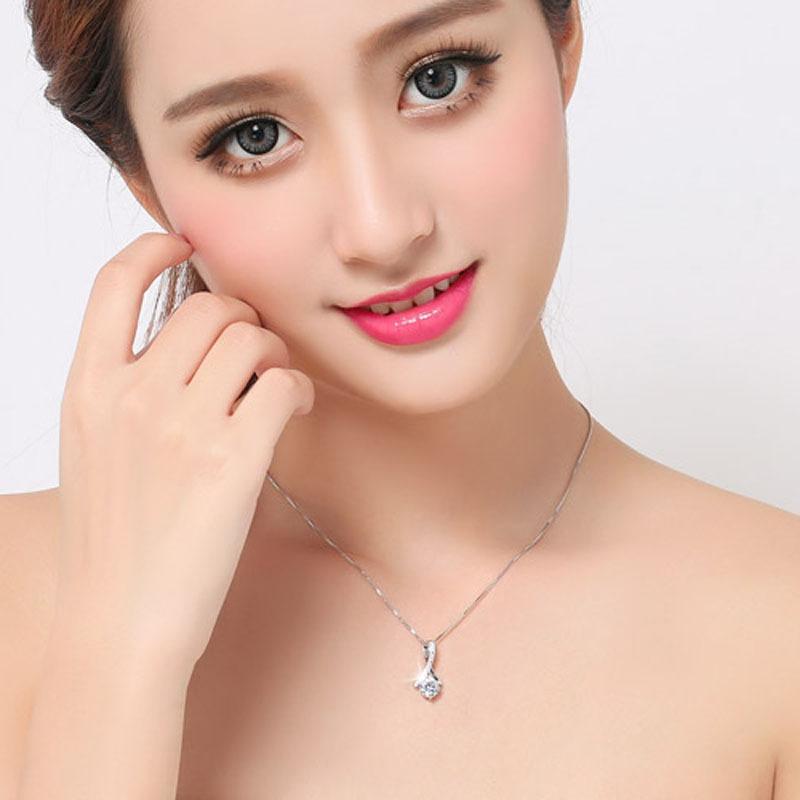 Japanese And Korean Version Of Classic Temperament Cute Flower Language Diamond-Encrusted Necklace Pendant Classic Women'S Short Jewelry