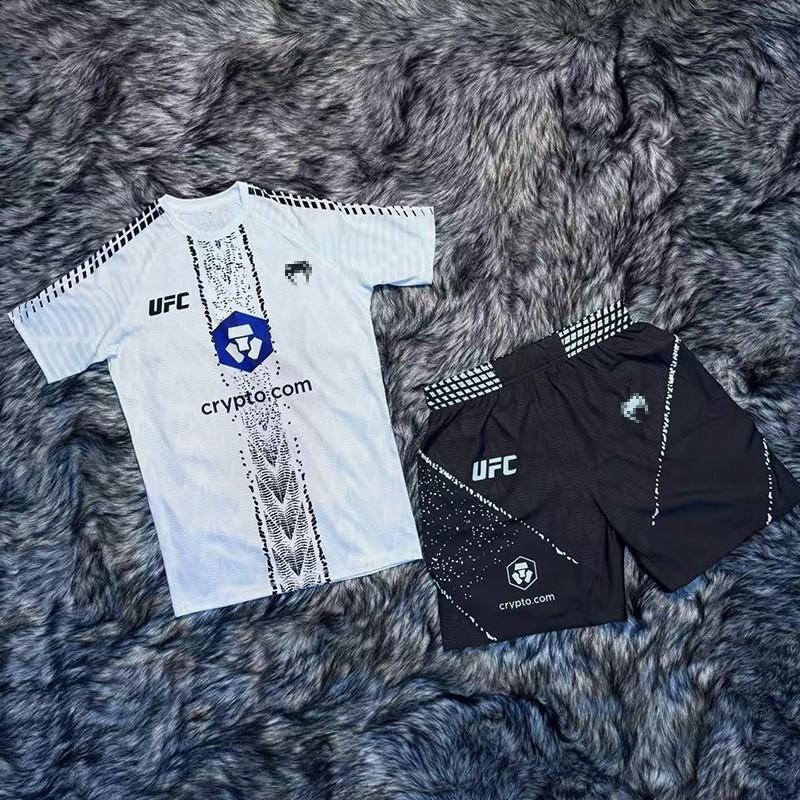 Set di allenamento Muay Thai Boxing da uomo T-shirt elasticizzata ad asciugatura rapida Pantaloncini Abbigliamento sportivo Palestra Sport da combattimento