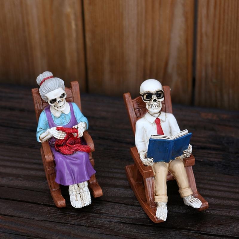 Handgefertigtes Paar auf Schaukelstuhl Harzstatue Elegante Bücherregal Dekoration Künstlerisches Geschenk Für Buchliebhaber Haus Garten