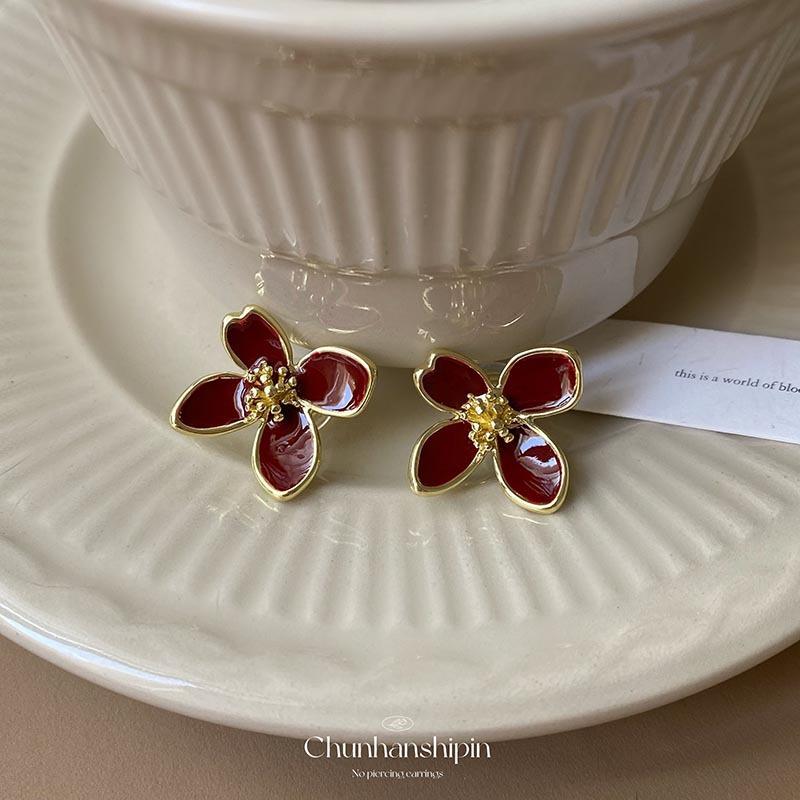 Medieval light luxury high-end temperament Ankola red flower ear clips without holes exquisite earrings fashionable commuter earrings
