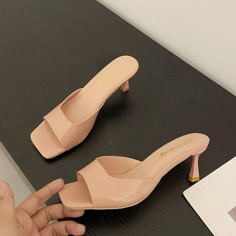 

Лакированные кожаные туфли на высоком каблуке, крутые шлепанцы, женские, лето 2025, новые, универсальные, на тонком каблуке, квадратный носок, сексуальные, уличные шлепанцы с одним ремешком 40 верблюд