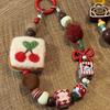 Accesorii pentru telefoane – Curele și brelocuri pentru telefoane