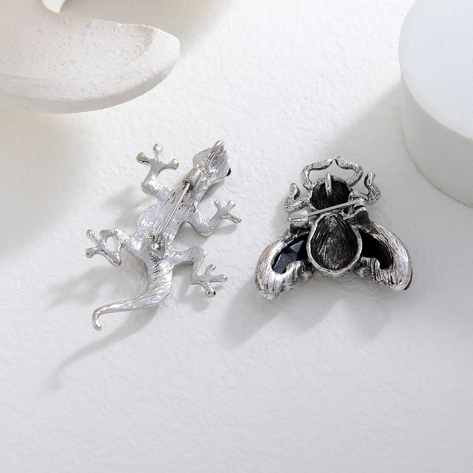 SKEDS Retro Bee Gecko Brooch Accessories For Women Creative Metal Insect Enamel Brooches Pins Clothing Coat Jewelry Gift