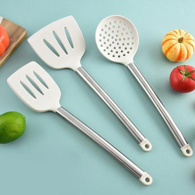 Stoviglie – Set di utensili da cucina