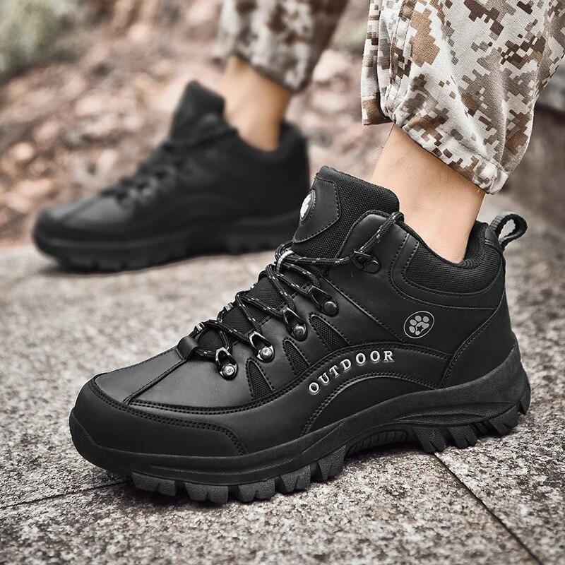 Men's Outdoor Hiking Shoes Slip Resistant Sneakers Off-Road Jogging Shoes