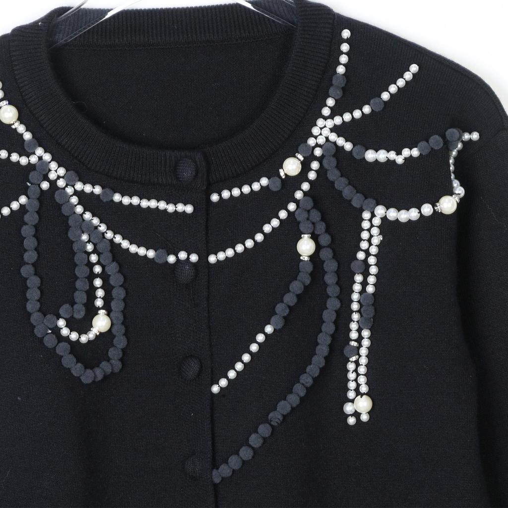 Versatile Slim Fit Knit Cardigan with Pearl Necklace - Spring/Autumn, Round Neck.