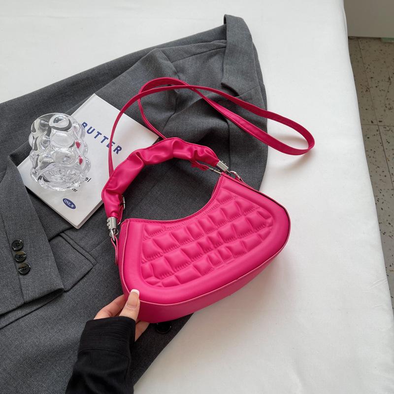 

Casual shoulder bag commuter messenger bag fashion popular women s bag 2025 new summer niche trend handbag троянди рожеві кольору