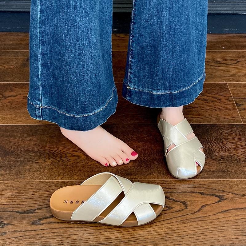 Pedals 2025 new super fire one outer wear pregnant women French single shoes women's Shabken half slippers soft bottom bag head sandals