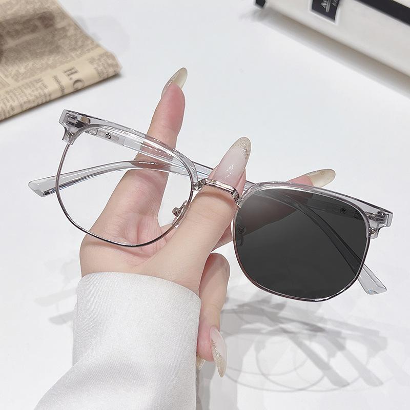 Photochromic Anti Radiation Glasses Eyeglass Eyeglasses for Woman Men Vintage Eyebrow Frame Glasses Fashion Eyewear