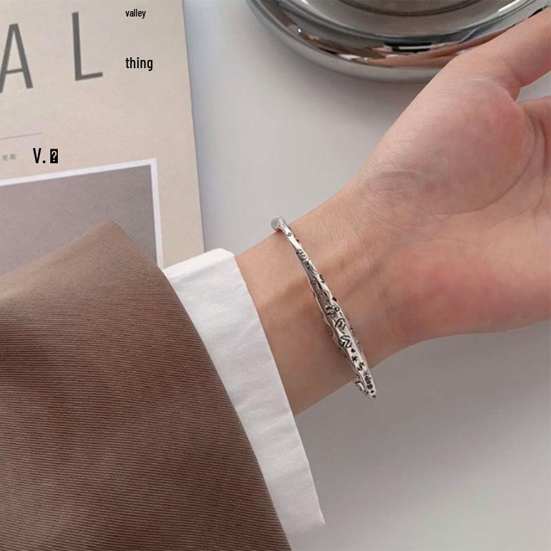 Korean & Japanese Geometric Graffiti Water Drop Bracelet – Retro, Irregular, Hip Hop Style for Women