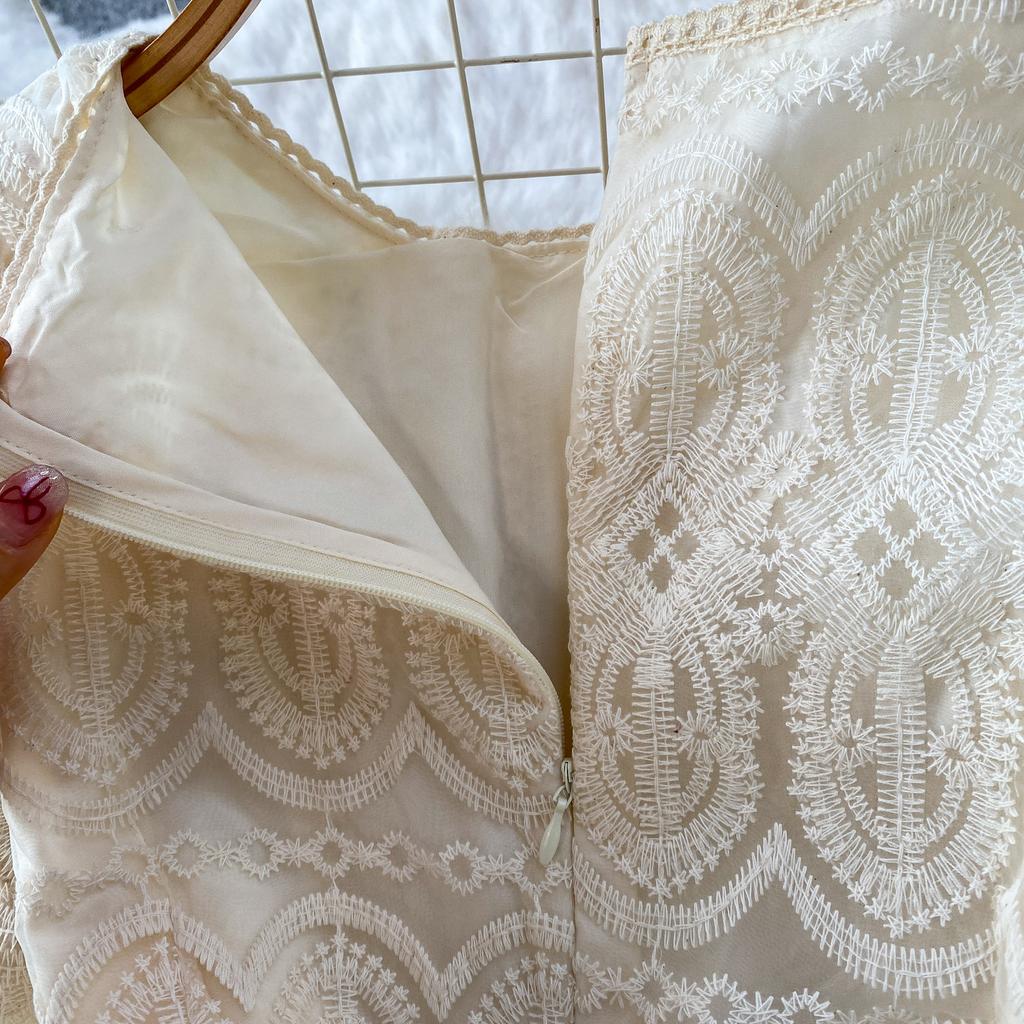 High Quality Runway Design Embroidered Beaded Round-Neck Wedding Dress for Women Summer Lace Crochet Slim Pleated Dress