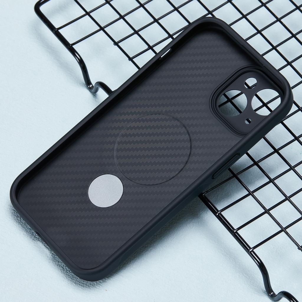 Für iPhone 15 Hülle TPU+PC Kohlefasertextur Handyhülle mit drehbarem magnetischem Ständer