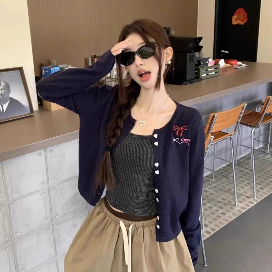 

Soft waxy sweet bow knitted embroidered cardigan autumn niche design loose thin thin sweater jacket women one size fits all Темно-синій