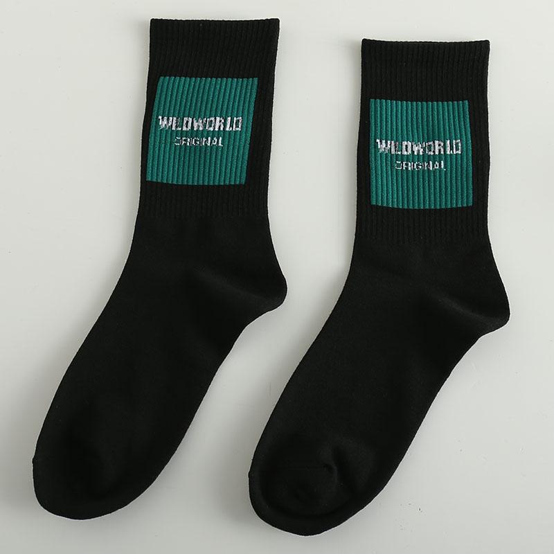 Roliga Herrstrumpor Glada Nya Mode Ins Stil Strumpor För Kvinnor Och Män Hip Hop Harajuku Tecknad Fotboll Bomullsstrumpor