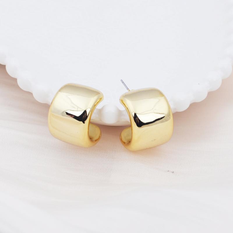 

New C-shaped Women s Stud Earrings Smooth Metal Mini Geometric Statement Female Small Earrings boucle d’oreille femmes 2024