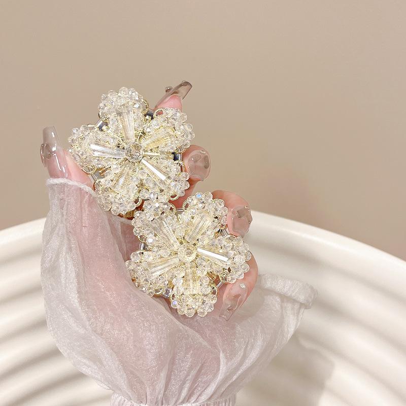 Light Luxury Crystal Snowflake Mobile Phone Airbag Bracket, Small Wind And Fresh Flower Rhinestone Watching Drama Desktop Rack