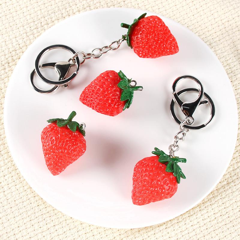 Realistic-Looking New Strawberry Key Chain Creative Food Model Mobile Bag Pendant Key Ring Party Gift Jewelry For Kids Adults Children's Birthday Gift