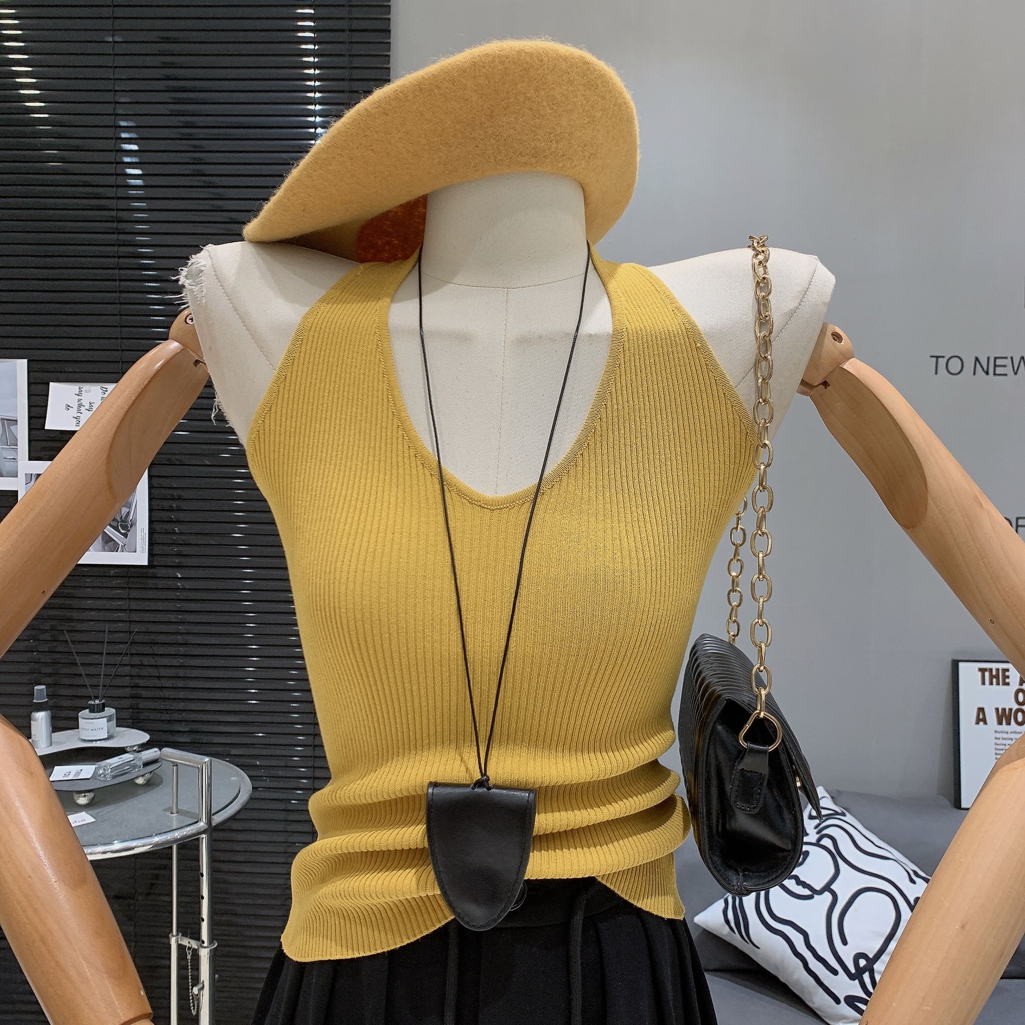 

Горячая Девушка Вязаный Топ-Майка без Спины Женский Дизайнерский Летний Верхняя Одежда Халтер Без Рукавов L жёлтый