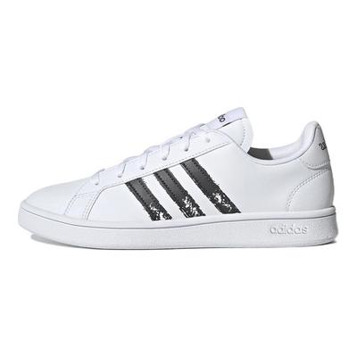 Încălțăminte pentru femei – Adidaşi