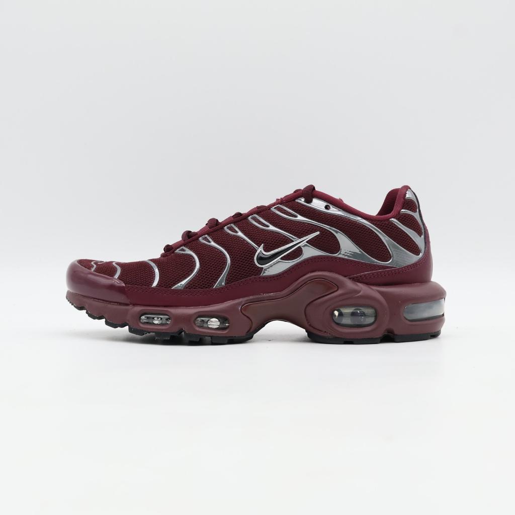HJ9743-600 Nike Air Max Plus SE Night Maroon Dark Team Red Metallic (Women's)