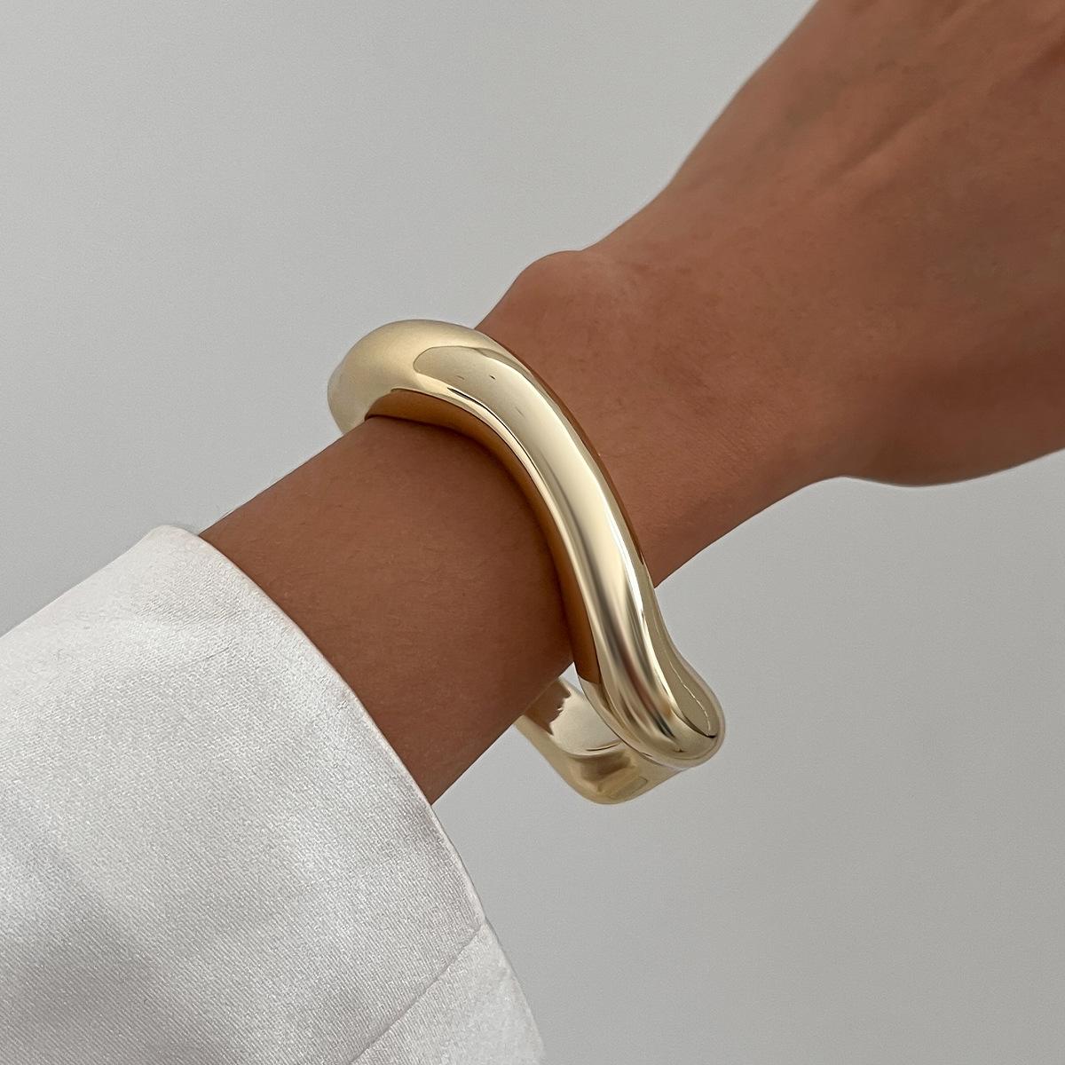 Дизайнерский Неправильный Жидкий Глянцевый Широкий Браслет Женственный Геометрический Складки Браслет