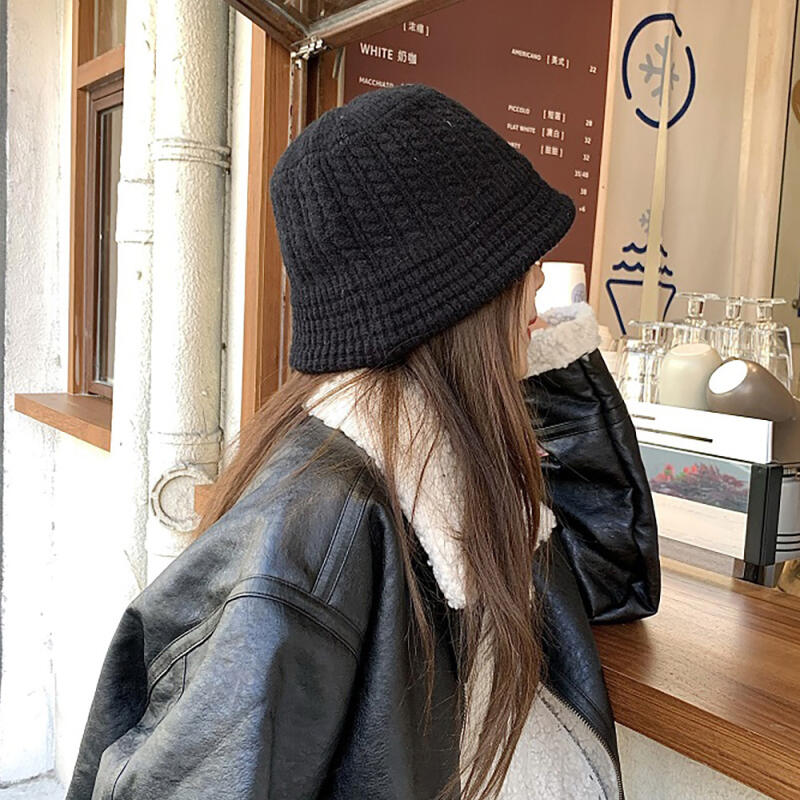 Lettering Label Tab Knit Bucket Hat Black BLACK