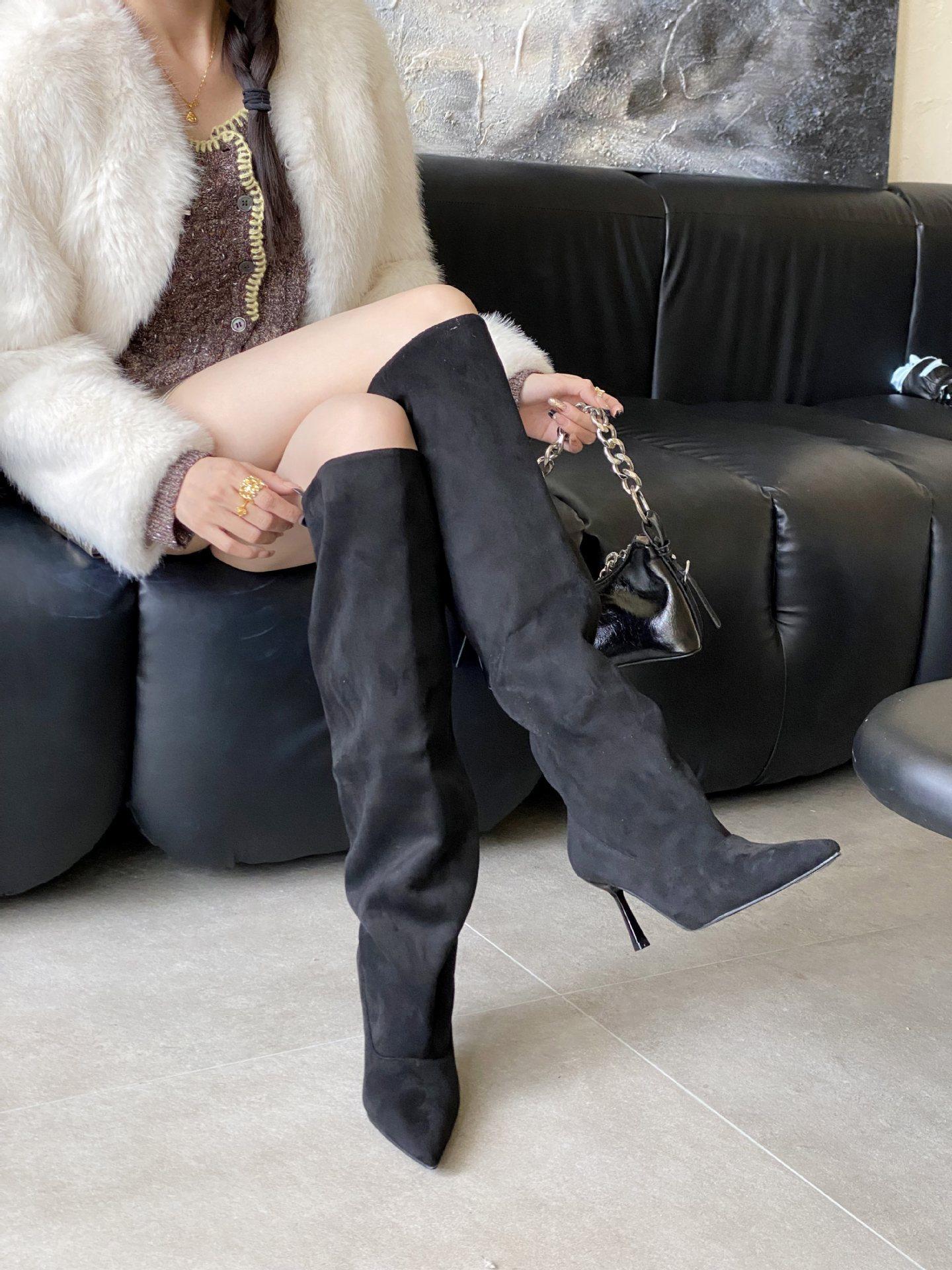 

2025 autumn and winter new European and American pointed head thin heel high heel temperament French fashion sexy wide tube stack 35