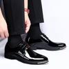 Mode Herren Hochzeitsschuhe Schnür-Oxfords Schwarz Leder Formelle Schuhe Herren Büroarbeit Business Kleiderschuh Mann zapatos de hombre