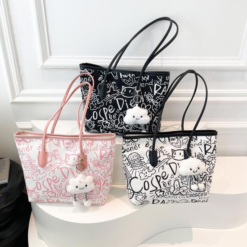 Fashi and Versatile Casual Single Shoulder Handbag with Pendant, Large Capacity Printed Tote Bag, College Style Women's Bags