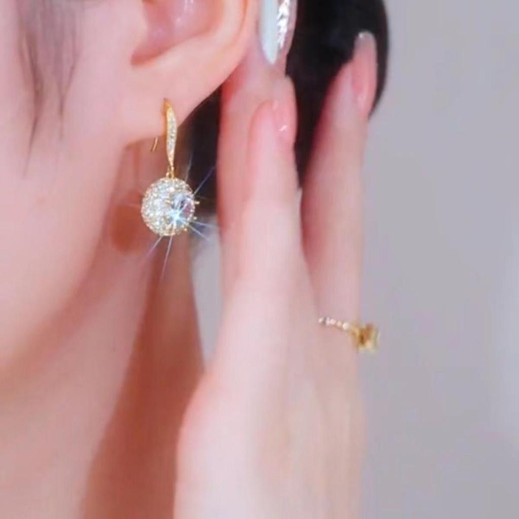 New Fashion Sparkling Zircon Round Earrings - Women's Elegant High-End Design