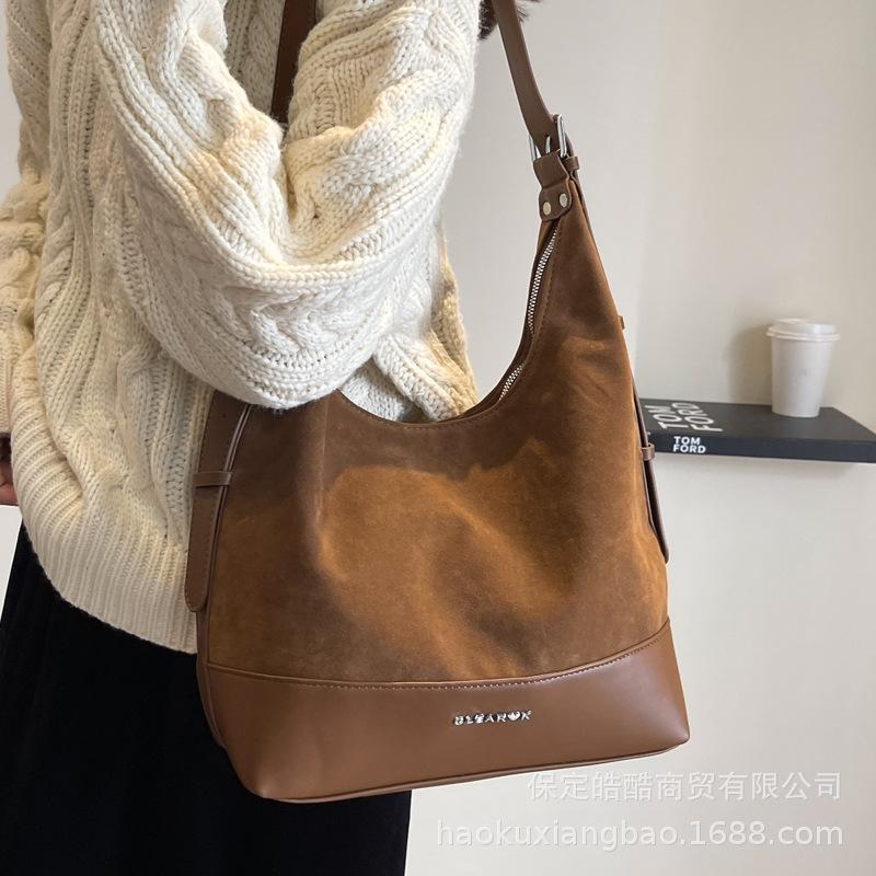 Suede Bag Women's Large Capacity 2025 New Autumn and Winter Retro Shoulder Underarm Bag Commuter Tote Bucket Bag