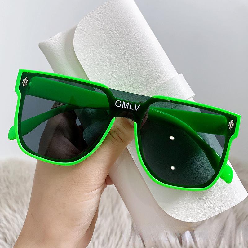 Green Sunglasses Male Personality Avant-Garde Street Shooting Integrated Black Sunglasses Female Sunshade Glasses