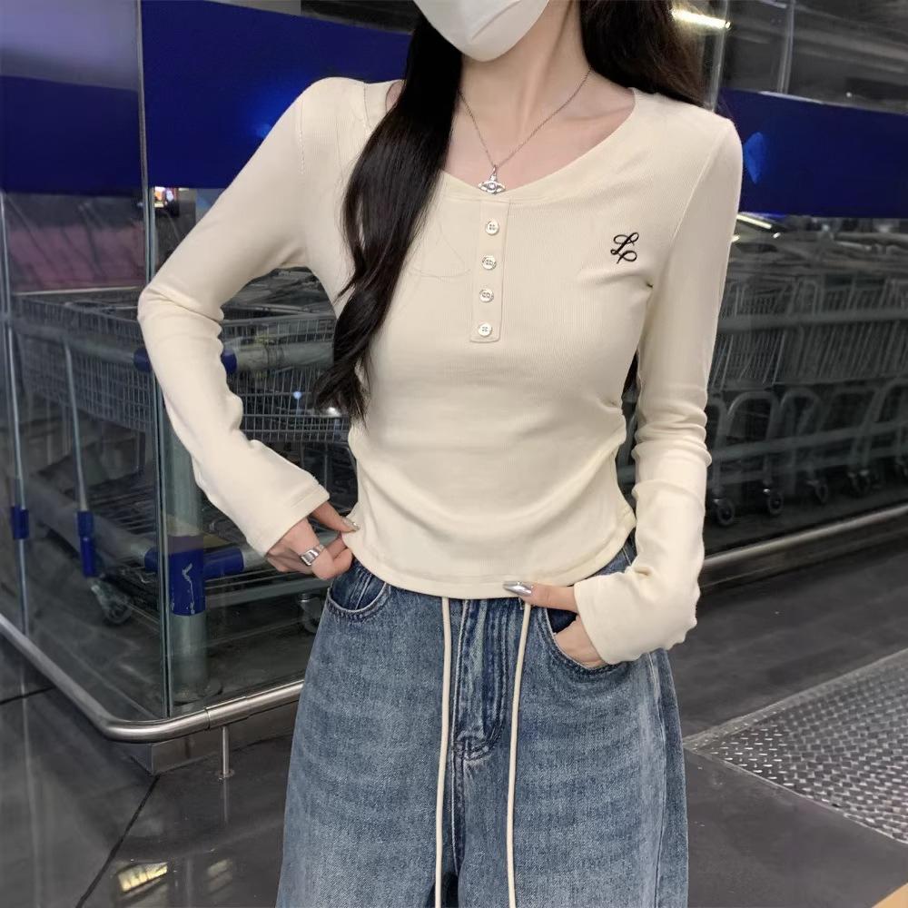 Soft Wind-blown Embroidered Button Long-sleeved T-shirt for Women In Early Autumn, New Style, Base Layer Top with Pleated Waist Design.