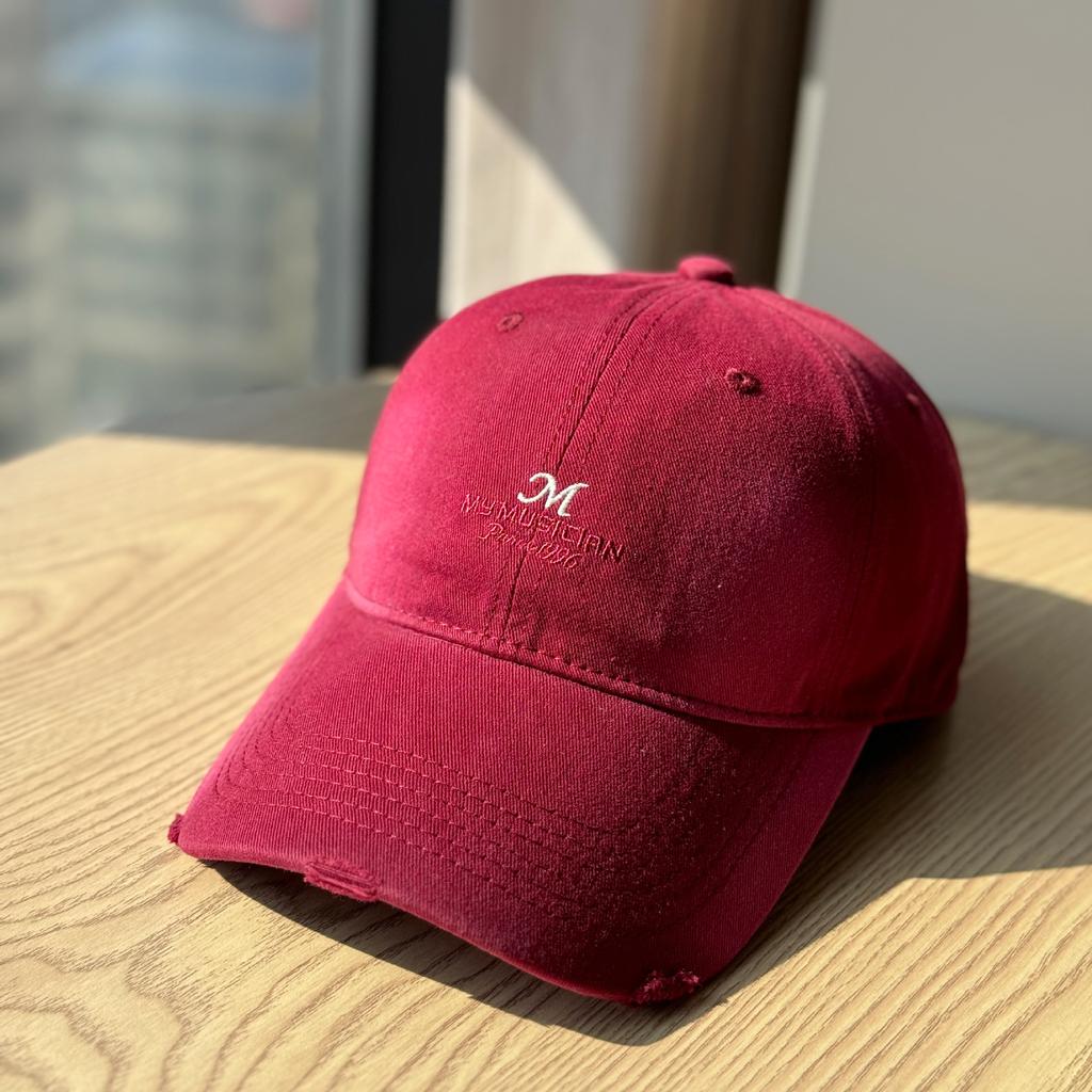 Spring and summer new style, fresh and simple embroidered soft-top baseball cap, fashionable and versatile hat that makes the face look smaller,