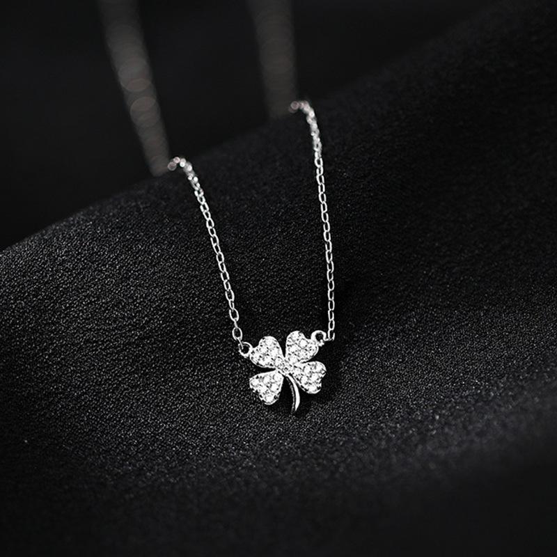 Collier vent froid coréen, collier trèfle à quatre feuilles en argent, collier pendentif feuille porte-bonheur de luxe léger de niche pour femmes