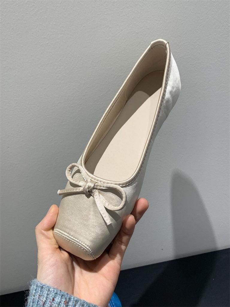 Sanfter Abendwind Tanzschuhe Neujahr süße Schleife blauer quadratischer Kopf flache Öffnung innere Absatzhöhe erhöhend Abendwind Damenschuhe