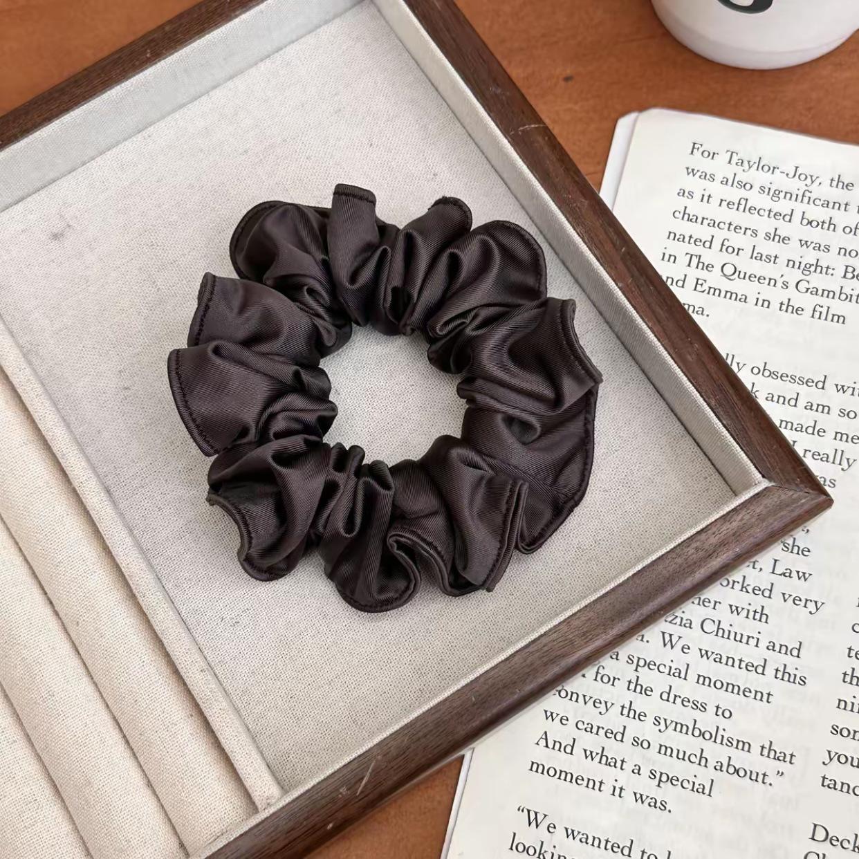 

Korean Pleated Edge Small Intestine Hair Tie - French Simple Black Style for Women