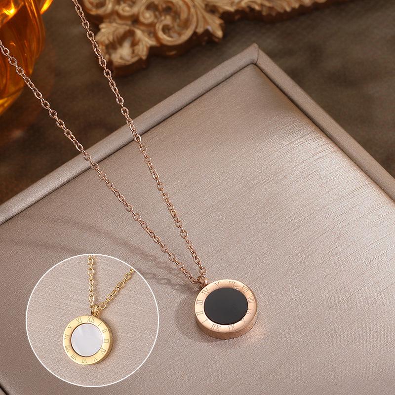 Trendy Roman Numeral Titanium Steel Necklace for Women - Black & White Double-Sided Clavicle Chain Jewelry.