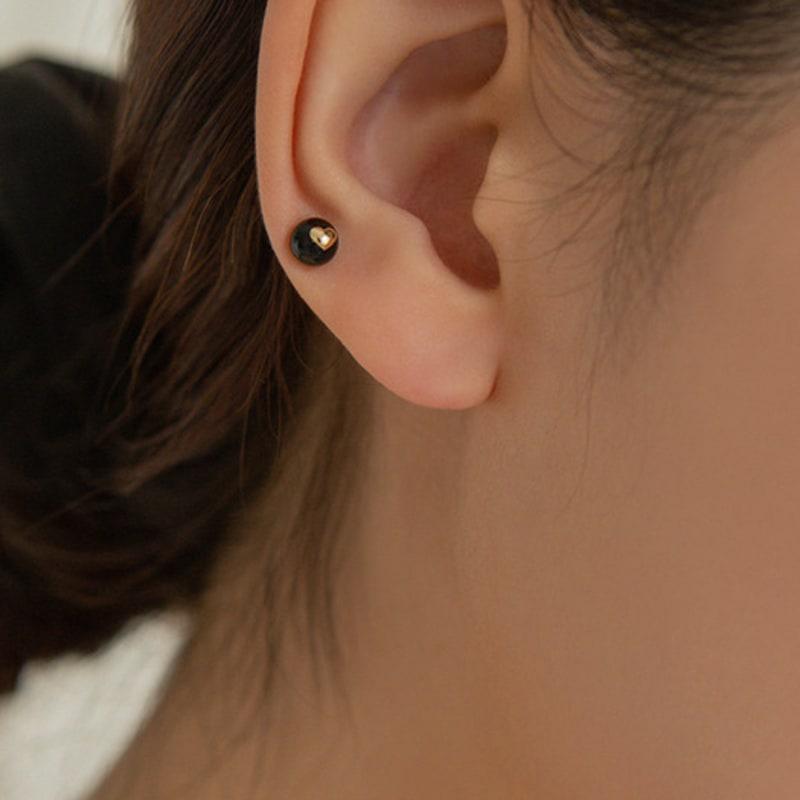 LUNNE 14k Black Onyx Heart Earrings (14k Gold) C07