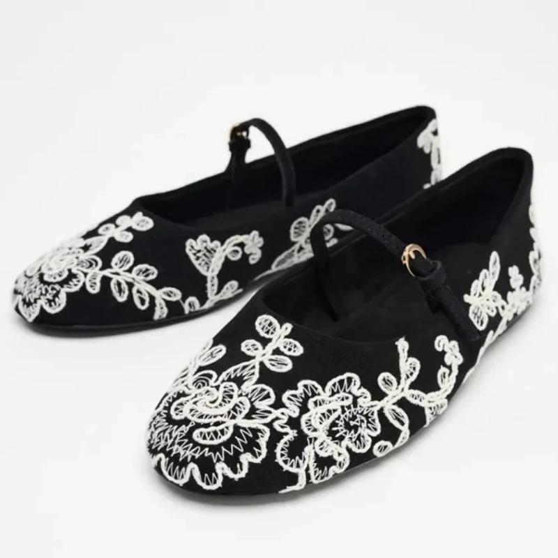 Fashion Elegant Flower Embroidery Designer Ballet Flats Women Light Comfortable Mary Jane Shoes Narrow Strap Buckle Casual Flat Shoes