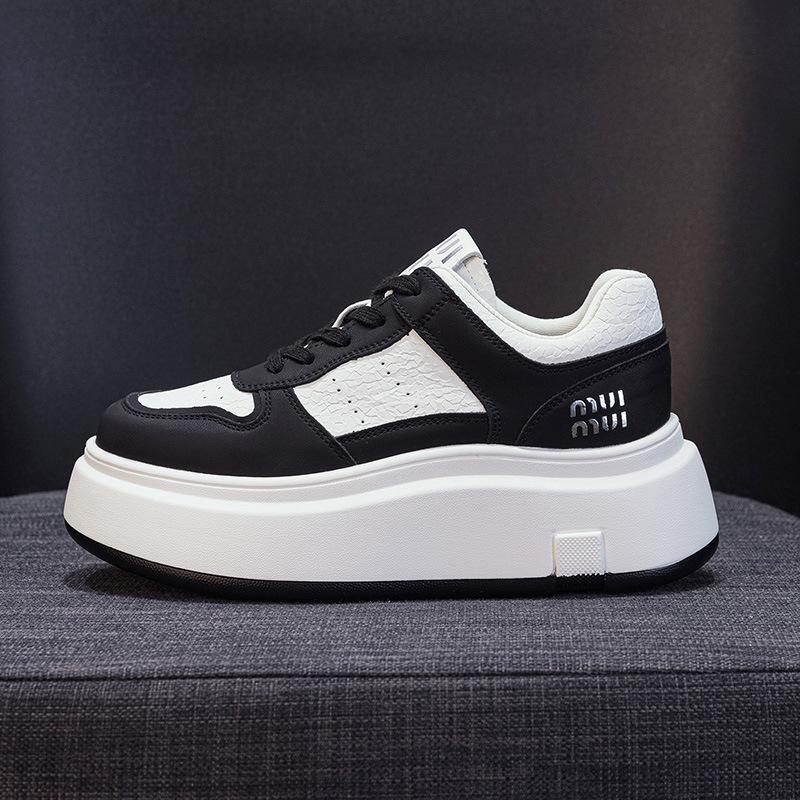 Muffin platform white shoes women's 2025 new small height increase round head lace-up fashionable versatile casual board shoes