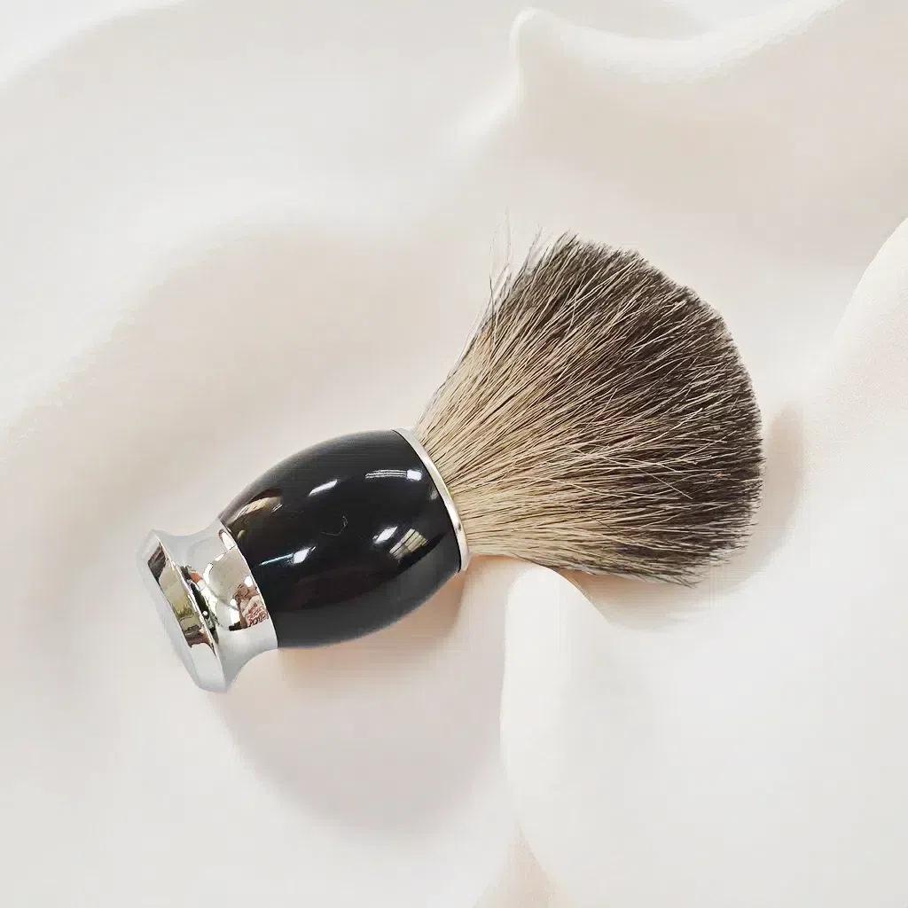 Retro Badger Hair Shaving Brush - Beard & Facial Cleanser with Lathering Brush Funciones