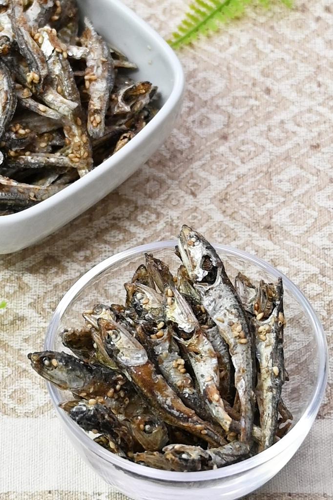Tsumami Kura Tørrede Sardiner til Snacks Sardinekiks Tyndt Bagte Spiselige Tørrede Sardiner Delikatesse Rig på Calcium 450g