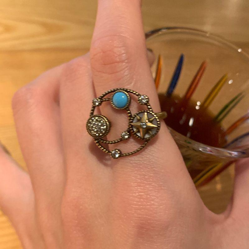 Zircon Retro Women's Luxury Ring: Unique Stackable Index Finger Band