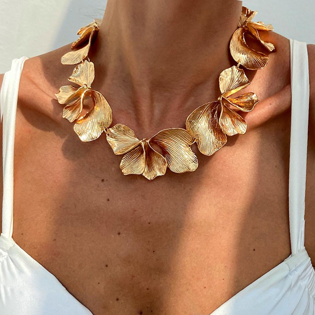 Punk Pleated Leaf Necklace Personality Exaggerated Ginkgo Leaf Petals Retro Collar Women's Jewelry